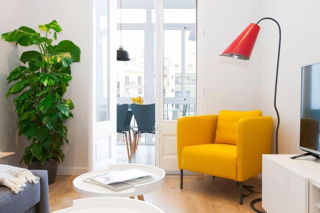 Beautiful 4Bd 4Ba Apartment In Eixample District Barcelona Exterior foto